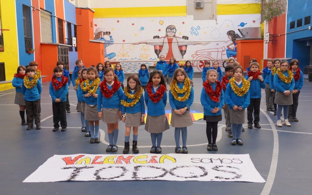 Hermanos de Barro – Distrito Agencia dirige y produce el Villancico Solidario de Navidad del Colegio Fray Luis de León